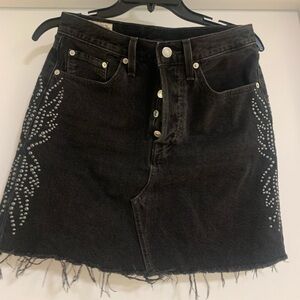 Levi’s Black Denim Mini Skirt with Grommets sz 27